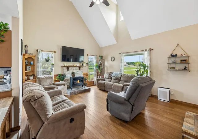 Homes for sale in Decherd, TN | 95 Floyd Ln, Decherd, TN 37324 | MLS# 3164766