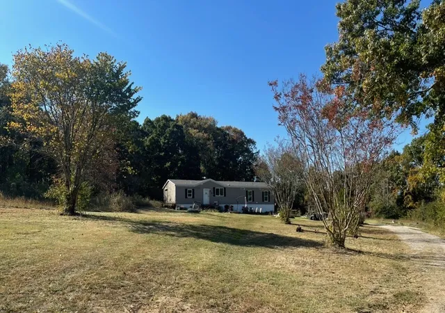 Photo 4 of Manufactured home for sale at 2491 Fred White Rd, Columbia, TN 38401 | MLS# 3164628 | Listing updated on 2026-05-18