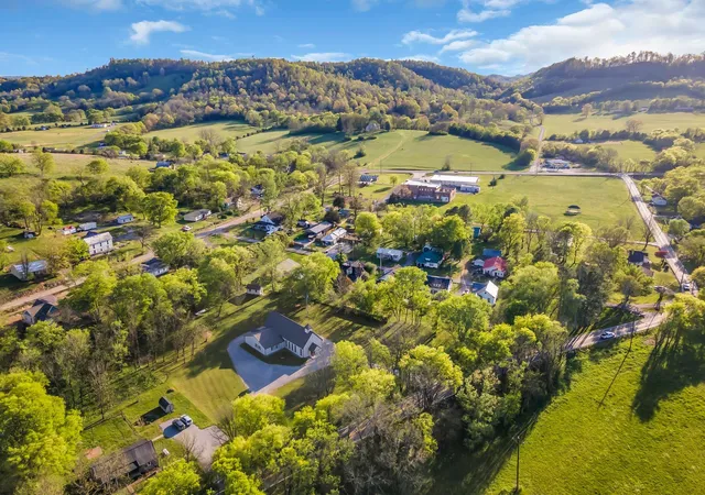 4th image of 317 W Railroad St, Petersburg, TN 37144 | MLS# 3165241
