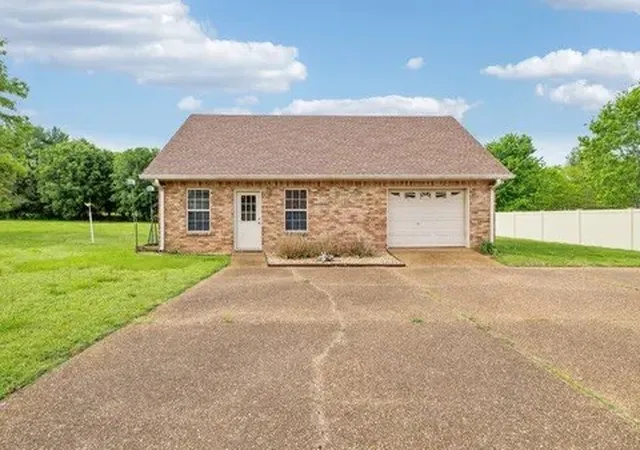 Photo 2 of Single family home for sale at 2216 Ewing Dr, Lebanon, TN 37087 | MLS# 3166426 | Listing updated on 2026-09-18