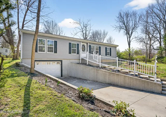 2nd image of 260 Rugby Rd, Crossville, TN 38558 | MLS# 3164835