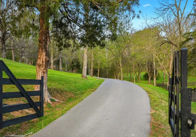 Photo 3 of Single family home for sale at 3360 Sweeney Holw Rd, Franklin, TN 37064 | MLS# 3167360 | Listing updated on 2026-08-08