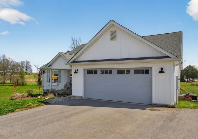 Homes for sale in Sparta, TN | 154 Primrose Ln, Sparta, TN 38583 | MLS# 3165006