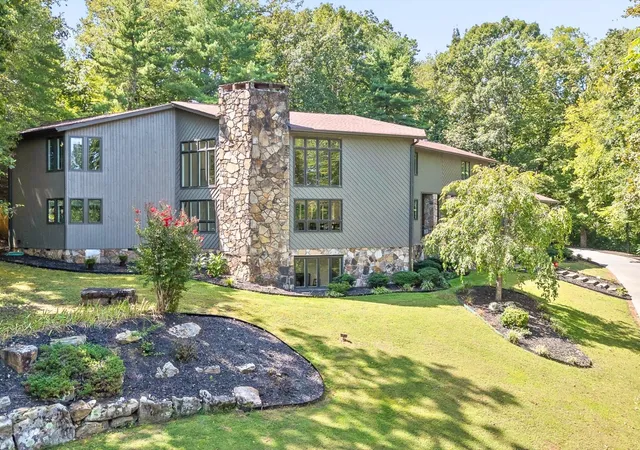 Homes for sale in Chattanooga, TN | 1108 W River Hills Dr, Chattanooga, TN 37415 | MLS# 3165051