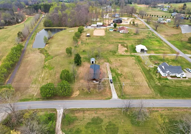 Homes for sale in Bon Aqua, TN | 1237 Abiff Rd, Bon Aqua, TN 37025 | MLS# 3165544