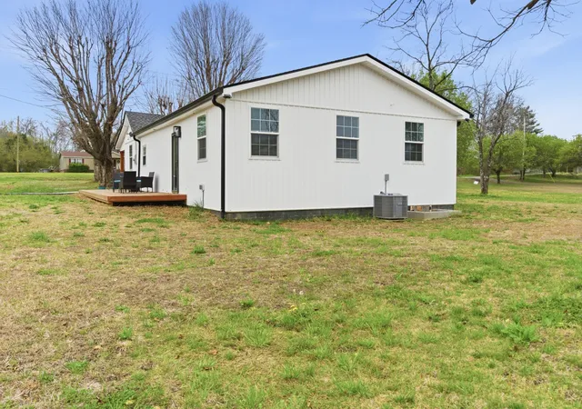 Homes for sale in Bon Aqua, TN | 1237 Abiff Rd, Bon Aqua, TN 37025 | MLS# 3165544