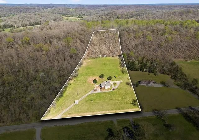 3rd image of 5005 Campbellsville Pike, Culleoka, TN 38451 | MLS# 3165555