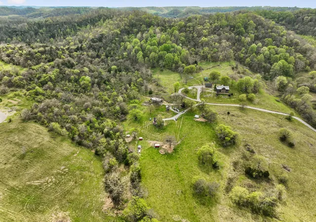 Homes for sale in Pleasant Shade, TN | 21 Eckert Ln, Pleasant Shade, TN 37145 | MLS# 3166797