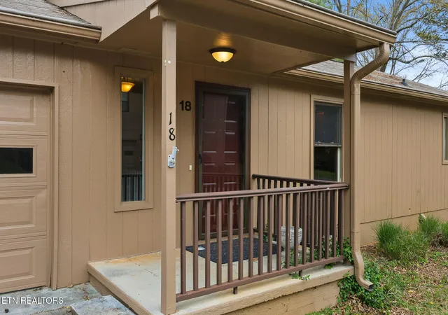 2nd image of 8709 Olde Colony Tr #18, Knoxville, TN 37923 | MLS# 3165483