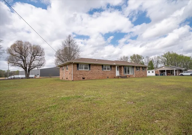 Homes for sale in Loretto, TN | 717 Brenda Ave, Loretto, TN 38469 | MLS# 3166911
