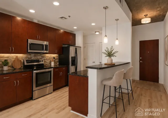 Photo 2 of Sale Pending at 301 Demonbreun St #906, Nashville, TN 37201 | MLS# 3168414 | Listing updated on 2026-09-15