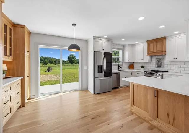 Photo 3 of Single family home for sale at 156 Collins River Dr, Rock Island, TN 38581 | MLS# 3166563 | Listing updated on 2026-10-10