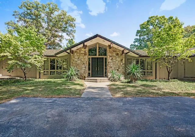 image of 215 Hickory Ln, Smithville, TN 37166 | MLS# 3167183