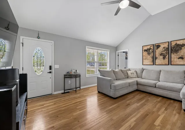 Photo 1 of Single family home for sale at 3084 Bowker Rd, Charlotte, TN 37036 | MLS# 3168229 | Listing updated on 2026-09-22