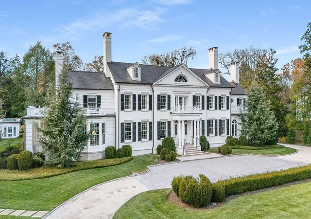 Photo 2 of Single family home for sale at 1201 Belle Meade Blvd, Nashville, TN 37205 | MLS# 3232543 | Listing updated on 2026-06-08