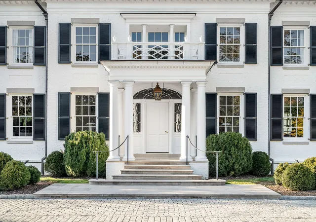 Photo 3 of Single family home for sale at 1201 Belle Meade Blvd, Nashville, TN 37205 | MLS# 3232543 | Listing updated on 2026-06-08