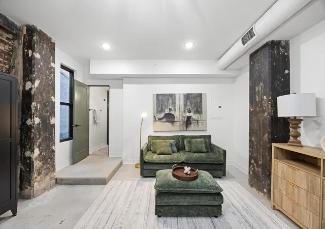 1st image of 117 E 7th Street #411-D, Chattanooga, TN 37402 | MLS# 3166271
