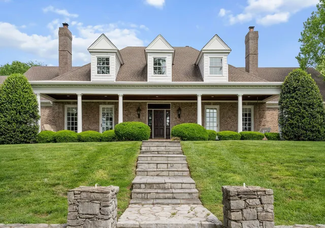 Photo 1 of Single family home for sale at 1633 Lewisburg Pike, Franklin, TN 37064 | MLS# 3167160 | Listing updated on 2026-09-25