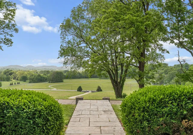 Photo 2 of Single family home for sale at 1633 Lewisburg Pike, Franklin, TN 37064 | MLS# 3167160 | Listing updated on 2026-09-25