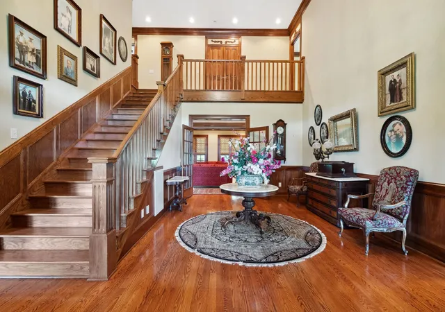 Photo 3 of Single family home for sale at 1633 Lewisburg Pike, Franklin, TN 37064 | MLS# 3167160 | Listing updated on 2026-09-25