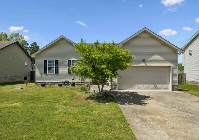 Photo 1 of Single family home for sale at 1388 Constitution Dr, Clarksville, TN 37042 | MLS# 3178595 | Listing updated on 2026-08-12