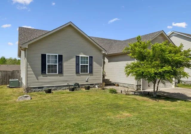 Photo 3 of Single family home for sale at 1388 Constitution Dr, Clarksville, TN 37042 | MLS# 3178595 | Listing updated on 2026-08-12