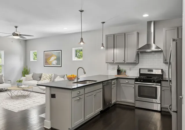 1st image of 906 Smiley St, Nashville, TN 37206 | MLS# 3190395