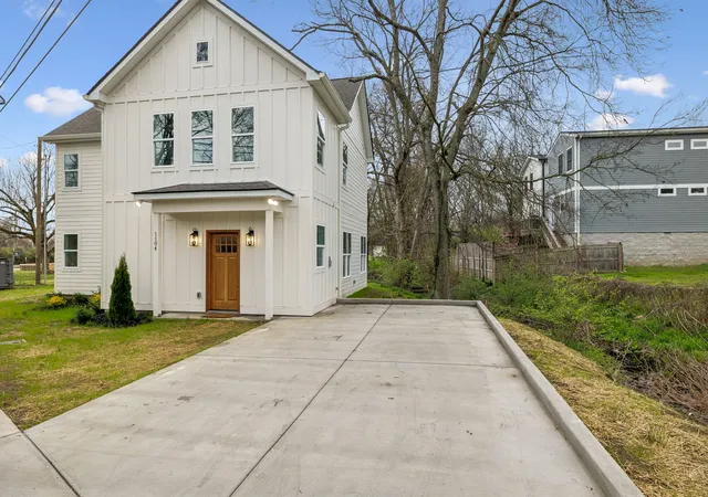 Homes for sale in Nashville, TN | 1104 Mcferrin Ave, Nashville, TN 37206 | MLS# 3166923