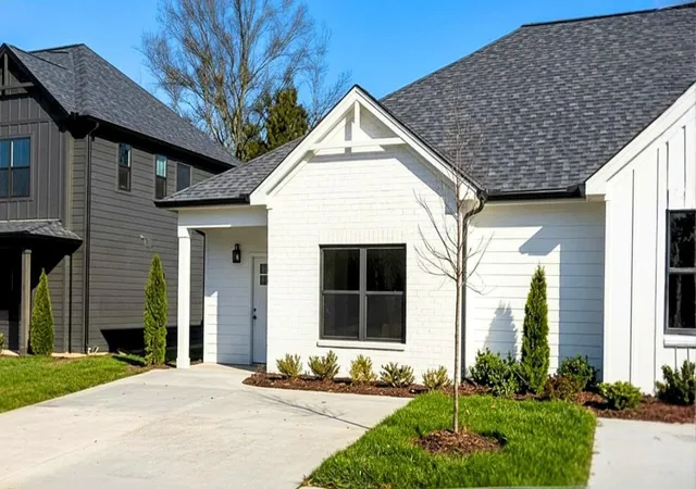 Townhouse for sale at 1935 Clearview Dr, Chattanooga, TN 37421 | MLS# 3526482