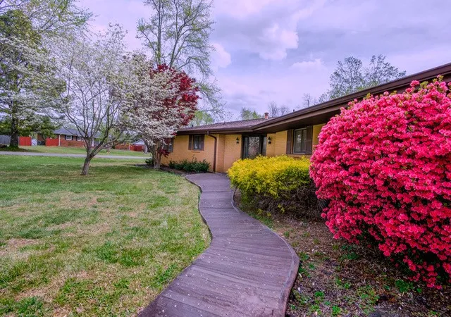 Homes for sale in Greenbrier, TN | 1213 Mayes Dr, Greenbrier, TN 37073 | MLS# 3168155