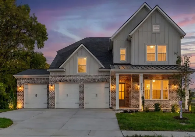 Photo 1 of Single family home for sale at 2009 Riley Park Dr, Franklin, TN 37064 | MLS# 3320597 | Listing updated on 2026-10-13