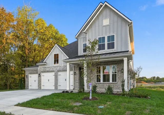 Photo 2 of Single family home for sale at 2009 Riley Park Dr, Franklin, TN 37064 | MLS# 3320597 | Listing updated on 2026-10-13