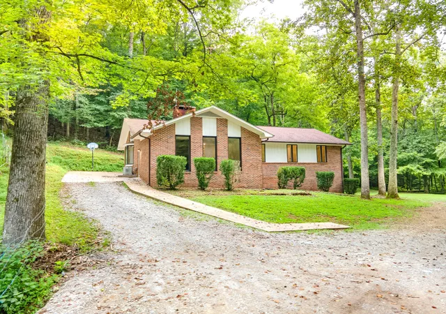 Photo 4 of Single family home for sale at 5251 Lewisburg Hwy, Pulaski, TN 38478 | MLS# 3194210 | Listing updated on 2026-10-06