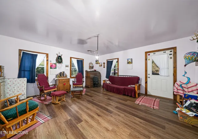 3rd image of 107 Cherry St, Deer Lodge, TN 37726 | MLS# 3278355