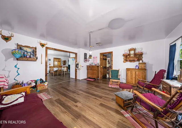 5th image of 107 Cherry St, Deer Lodge, TN 37726 | MLS# 3278355