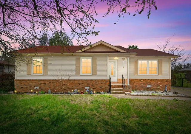 Single family home for sale at 314 Kauai King Dr, Hopkinsville, KY 42240 | MLS# 3167647