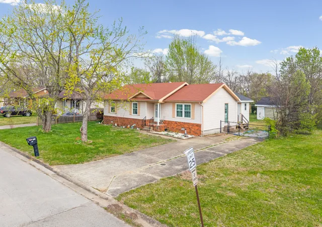 Photo 2 of Single family home for sale at 314 Kauai King Dr, Hopkinsville, KY 42240 | MLS# 3167647 | Listing updated on 2026-09-21