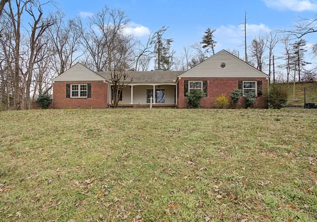 Homes for sale in Centerville, TN | 107 Cherry St, Centerville, TN 37033 | MLS# 3168282