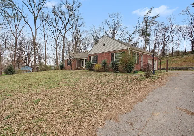 Homes for sale in Centerville, TN | 107 Cherry St, Centerville, TN 37033 | MLS# 3168282