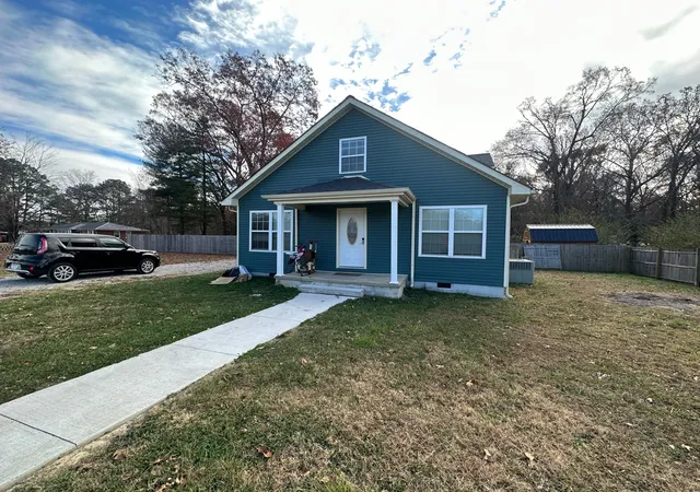 Photo 1 of Single family home for sale at 3574 New Manchester Hwy, Tullahoma, TN 37388 | MLS# 3167980 | Listing updated on 2026-08-29