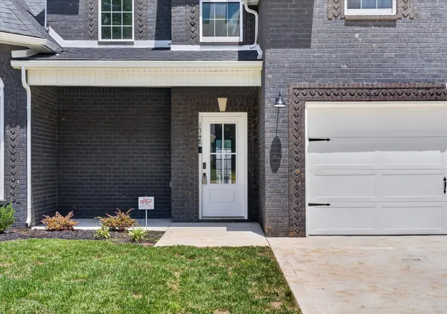 Photo 3 of Single family home for sale at 1348 Mourning Cloak Dr, Clarksville, TN 37043 | MLS# 3167977 | Listing updated on 2026-09-19