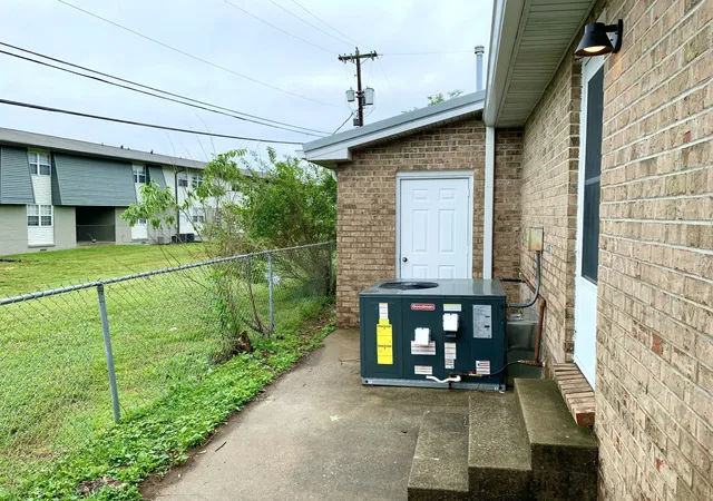14th image of 211 Lexington Dr, Clarksville, TN 37042 | MLS# 3168048
