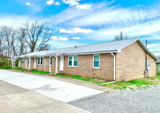 1st image of 211 Lexington Dr, Clarksville, TN 37042 | MLS# 3168048