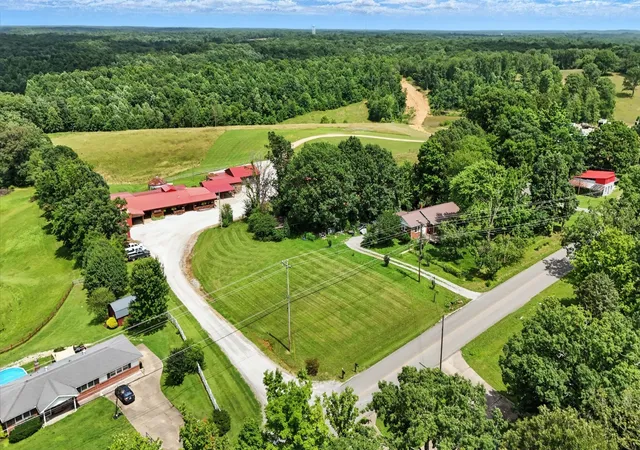 Homes for sale in Waverly, TN | 1880 Clydeton Rd, Waverly, TN 37185 | MLS# 3179839