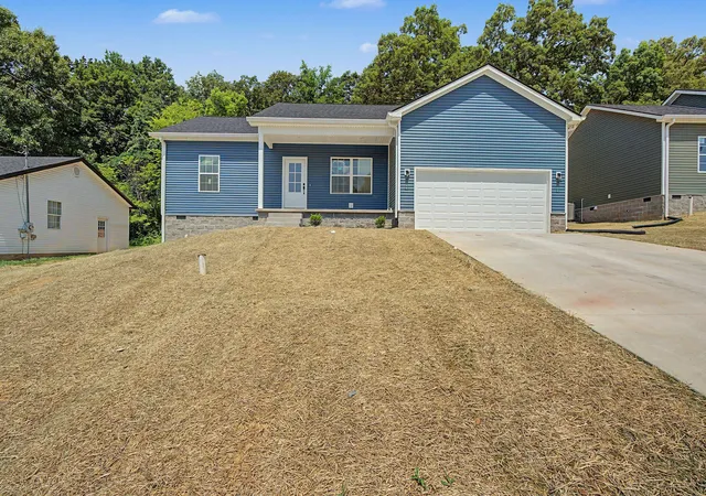 1st image of 318 Pine Hill Dr, Hopkinsville, KY 42240 | MLS# 3168164
