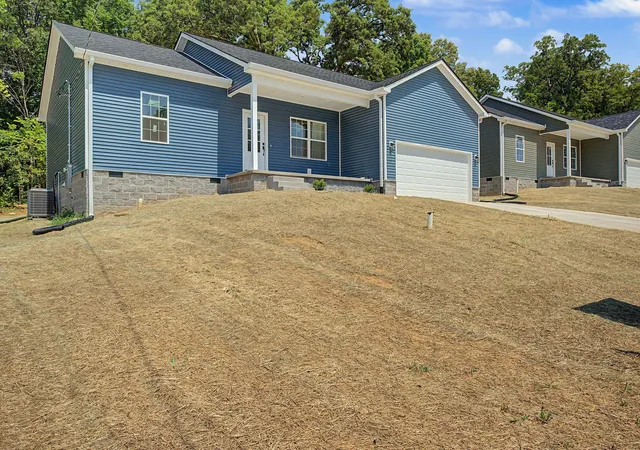 2nd image of 318 Pine Hill Dr, Hopkinsville, KY 42240 | MLS# 3168164