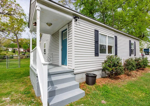 Photo 2 of Sale Pending at 3931 Birmingham Dr, Chattanooga, TN 37415 | MLS# 3311438 | Listing updated on 2026-08-13