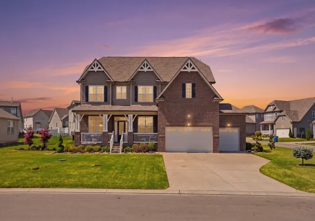 Photo 1 of Sale Pending at 421 Davenport Dr, Murfreesboro, TN 37128 | MLS# 3168234 | Listing updated on 2026-10-28