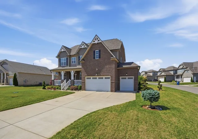 Photo 3 of Sale Pending at 421 Davenport Dr, Murfreesboro, TN 37128 | MLS# 3168234 | Listing updated on 2026-10-28