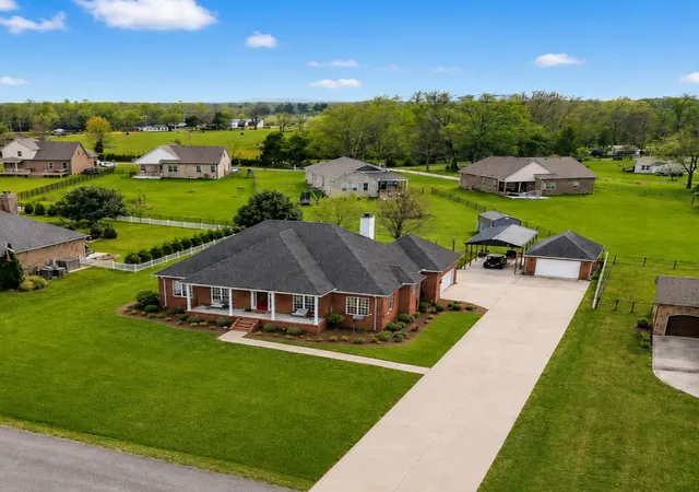 Homes for sale in Smithville, TN | 195 Stonegate Dr, Smithville, TN 37166 | MLS# 3169966